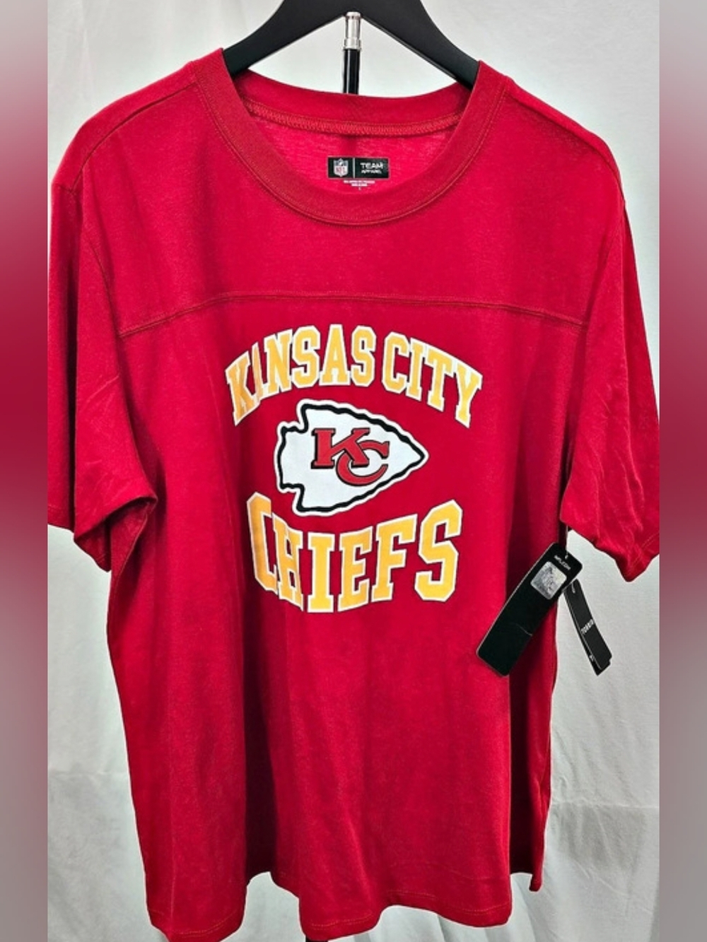 NFL Kansas City Chiefs T-Shirt Red Size XL NWT